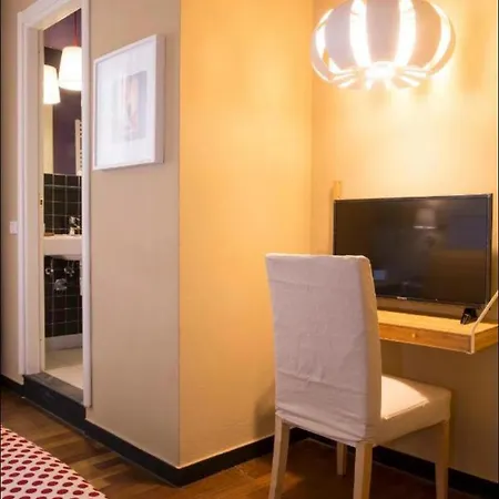 Holidays Via Colombo 32 ゲストハウス 3*